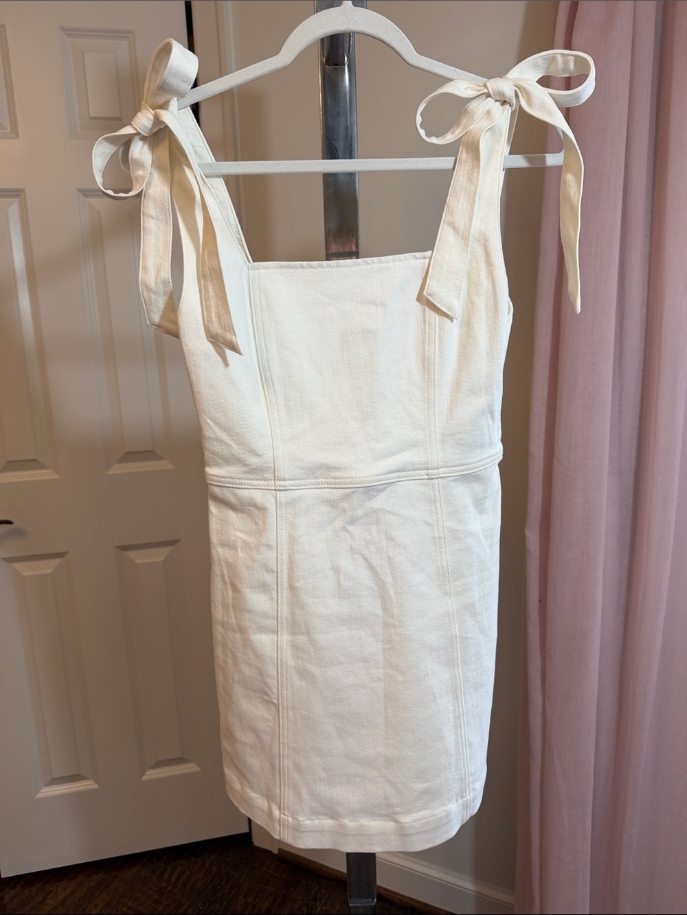 Alice + Olivia Cream Tie-Shoulder Mini Dress